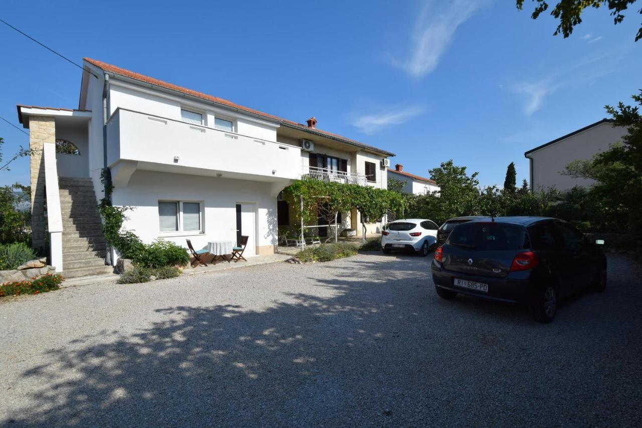 Apartments Blazevic Omišalj المظهر الخارجي الصورة