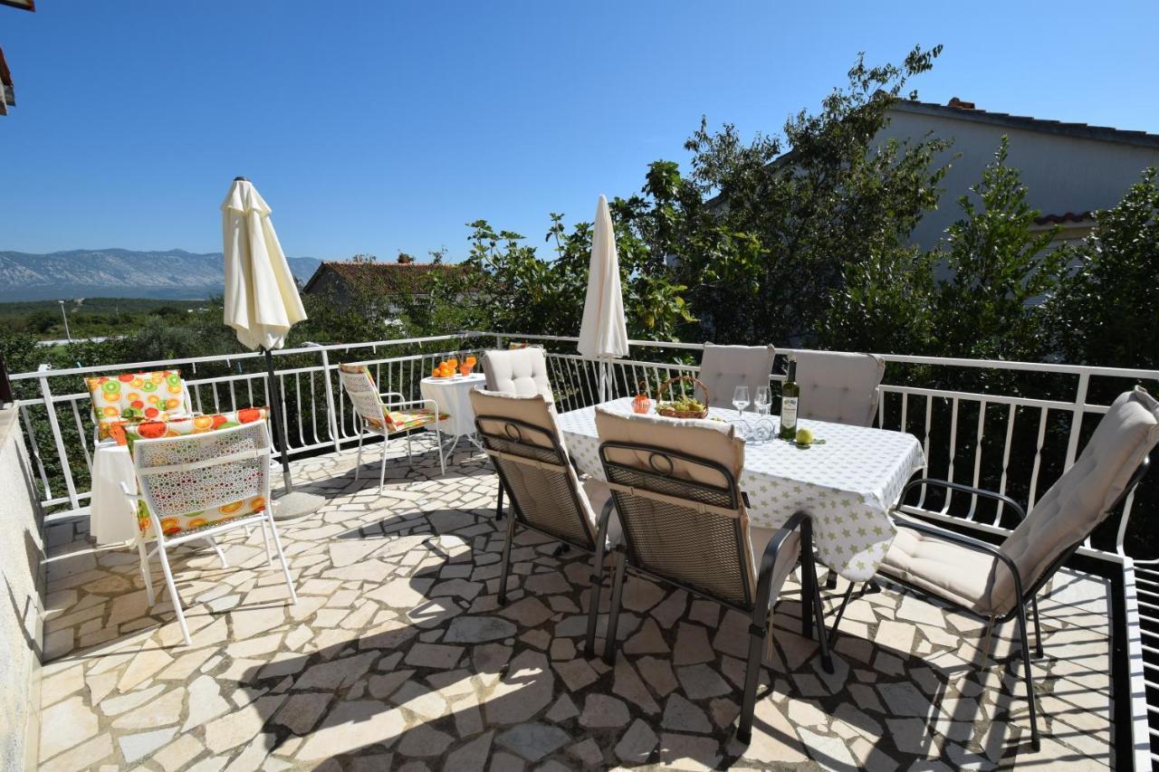 Apartments Blazevic Omišalj المظهر الخارجي الصورة