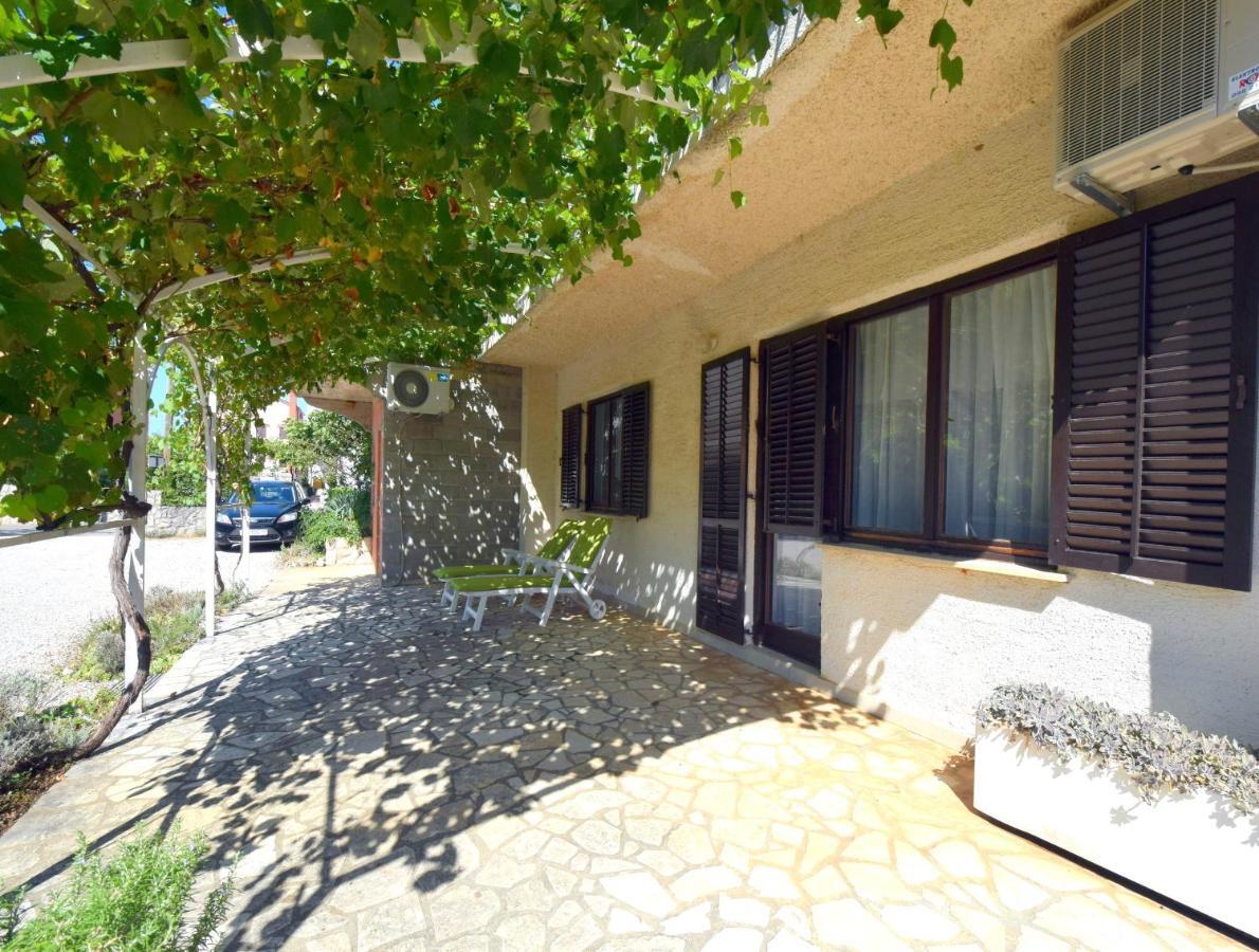 Apartments Blazevic Omišalj المظهر الخارجي الصورة