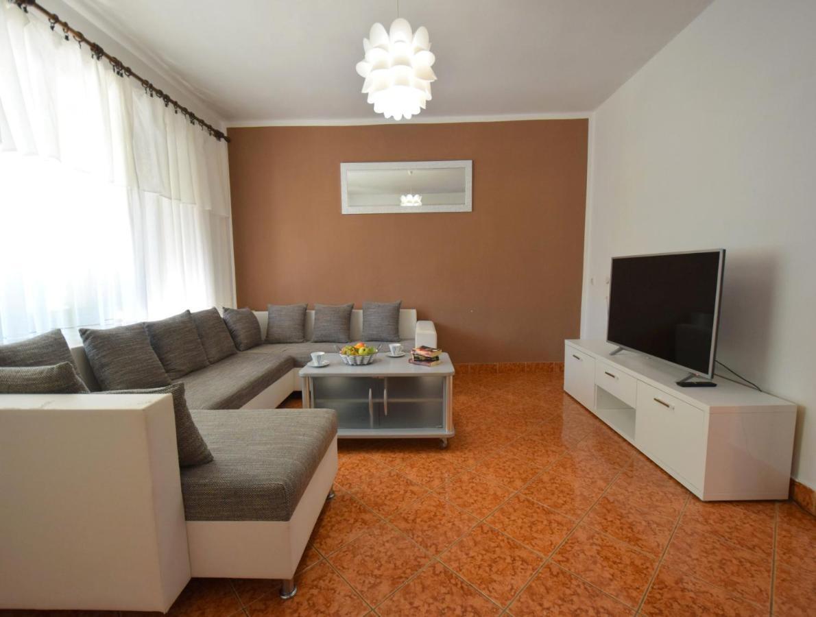 Apartments Blazevic Omišalj المظهر الخارجي الصورة