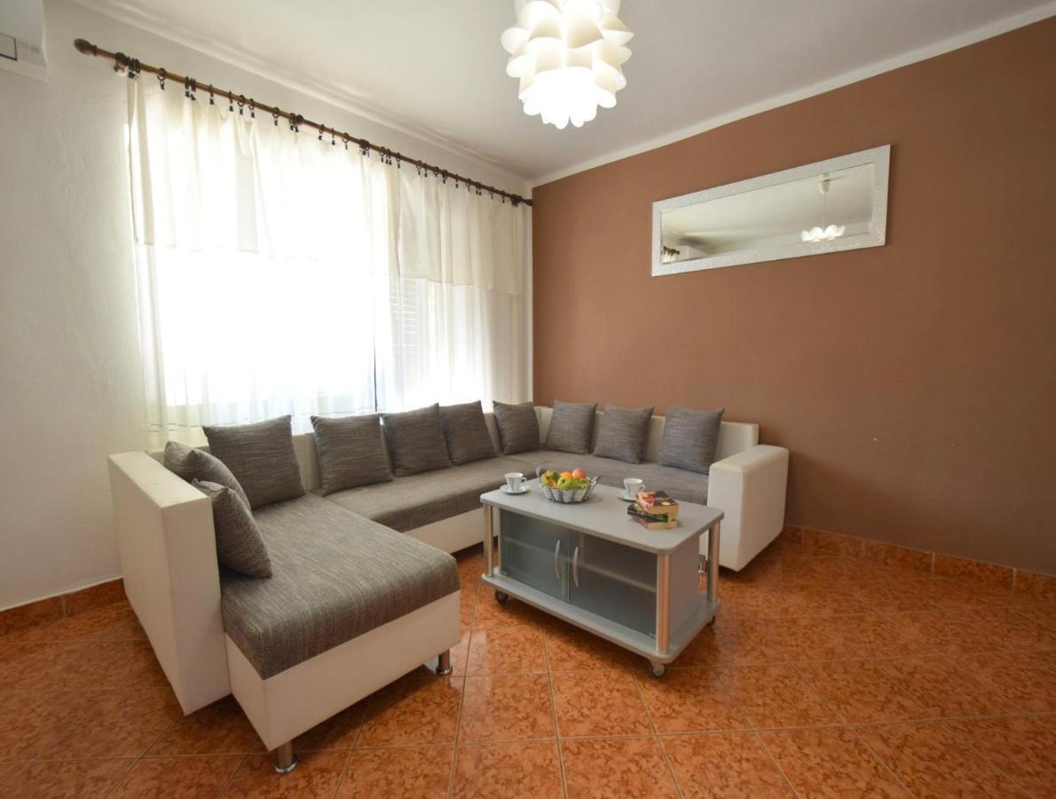 Apartments Blazevic Omišalj المظهر الخارجي الصورة