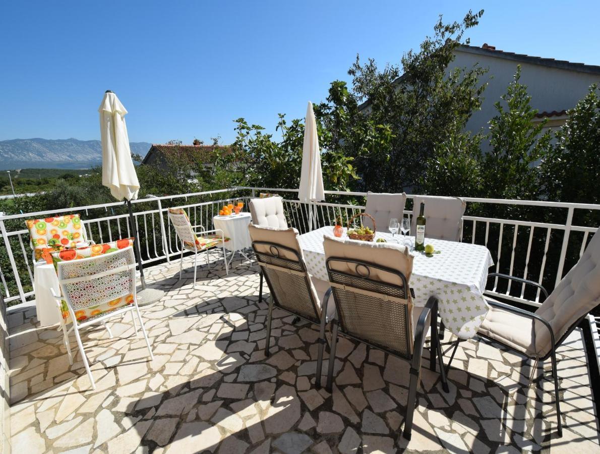 Apartments Blazevic Omišalj المظهر الخارجي الصورة